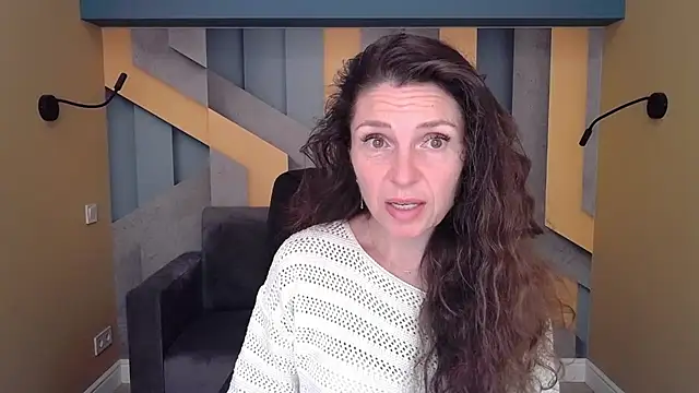 EllaLong online show from 09.29.25