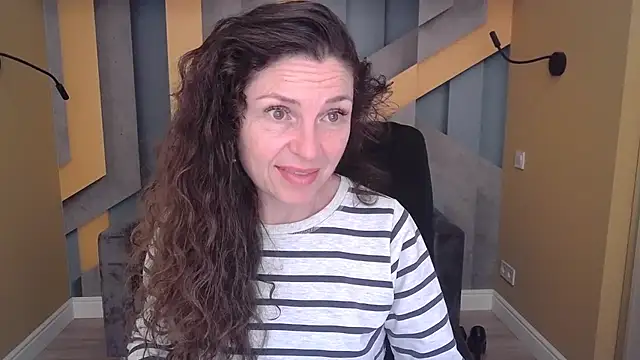 EllaLong online show from 11.02.25