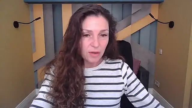 EllaLong online show from 11.18.25