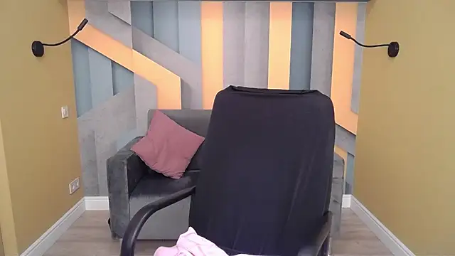 EllaLong online show from 11.28.25