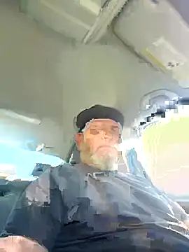 Snapshot of mrscum4u chatting on 10.04.25 mrscum4u online show from 10.04.25