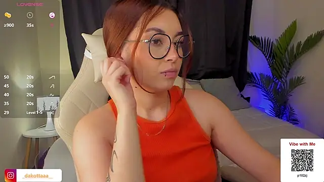 Snapshot of dakottaa_ chatting on 02.01.25 dakottaa online show from 02.01.25