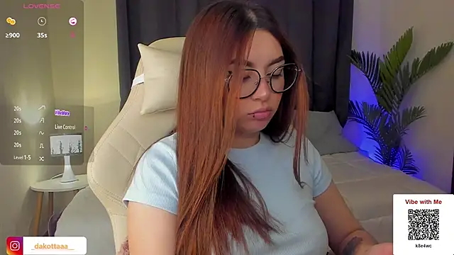 Snapshot of dakottaa_ chatting on 02.18.25 dakottaa online show from 02.18.25
