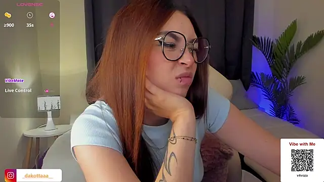Snapshot of dakottaa_ chatting on 02.19.25 dakottaa online show from 02.19.25