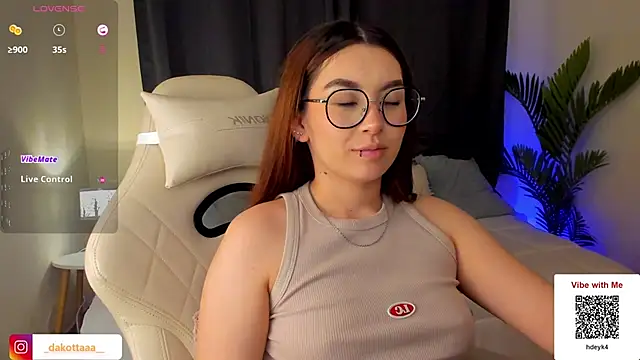 Snapshot of dakottaa_ chatting on 03.07.25 dakottaa online show from 03.07.25