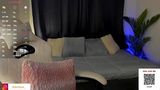 Snapshot of dakottaa_ chatting on 03.18.25 dakottaa online show from 03.18.25
