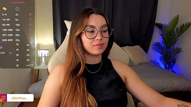 Snapshot of dakottaa_ chatting on 09.18.25 dakottaa online show from 09.18.25