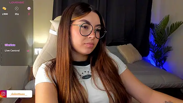 Snapshot of dakottaa_ chatting on 09.24.25 dakottaa online show from 09.24.25