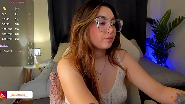Snapshot of dakottaa_ chatting on 10.29.25 dakottaa online show from 10.29.25