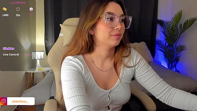 dakottaa  online show from 11.11.25