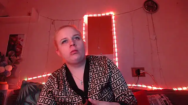 Snapshot of Karolina_love_ chatting on 01.09.25 Karolina love  online show from 01.09.25
