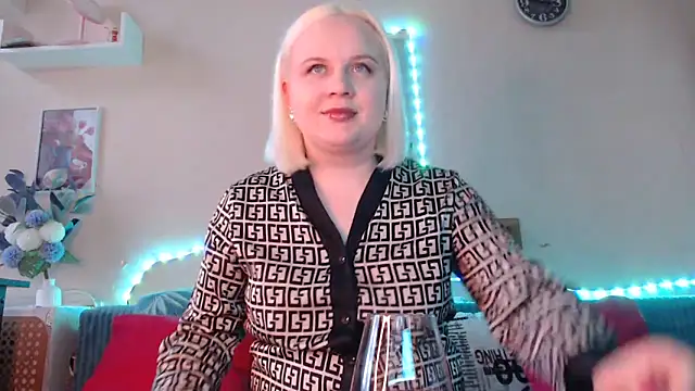 Snapshot of Karolina_love_ chatting on 01.25.25 Karolina love  online show from 01.25.25
