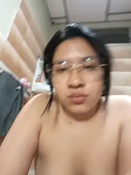 Snapshot of DanelyLopez chatting on 12.18.24 DanelyLopez online show from 12.18.24