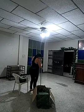 DanelyLopez online show from 12.19.25