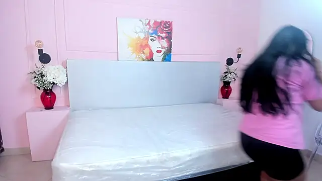 LyndaKimm online show from 02.21.25