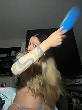 Snapshot of DanikRosse chatting on 09.16.25 DanikRosse online show from 09.16.25