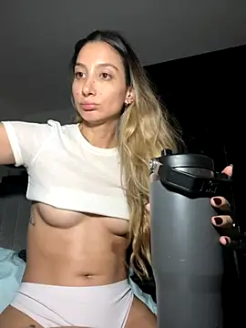 Snapshot of DanikRosse chatting on 09.28.25 DanikRosse online show from 09.28.25