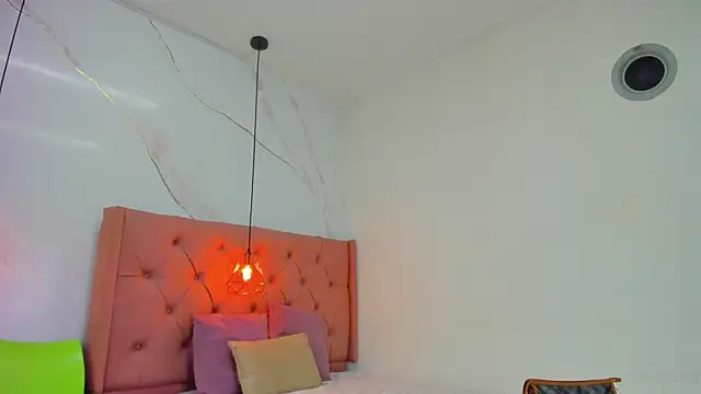 Belle Brunette online show from 01.11.26