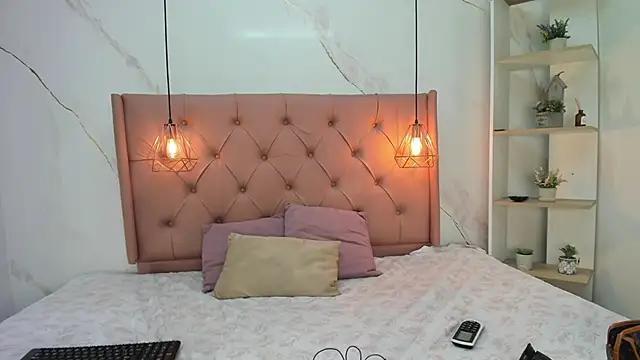 Belle Brunette online show from 02.21.26