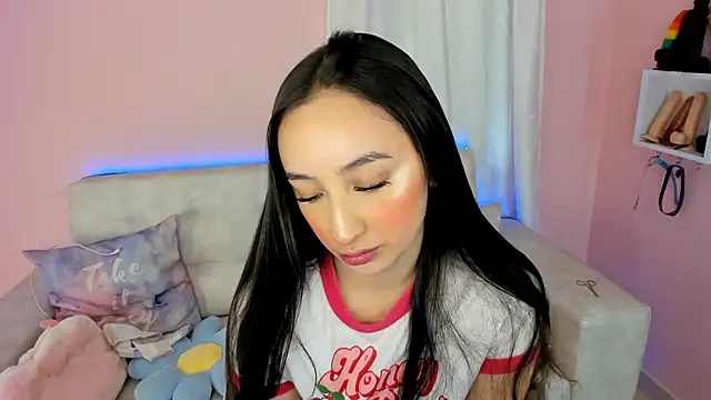 tinysara online show from 12.19.24