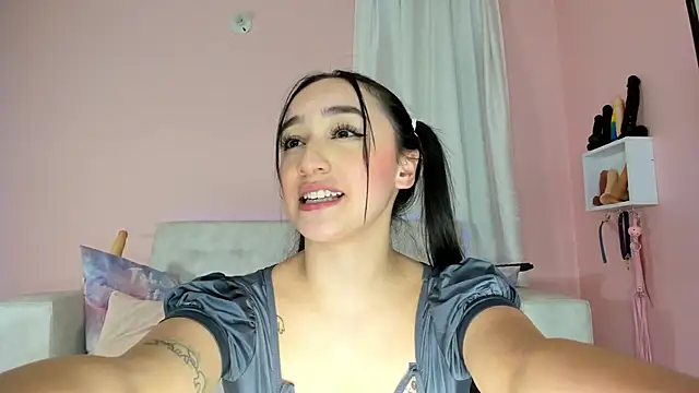 tinysara online show from 02.27.25