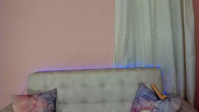 tinysara online show from 03.15.25