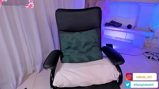 Snapshot of scarlet_miller1 chatting on 01.28.25 scarlet miller1 online show from 01.28.25