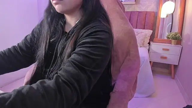 Snapshot of scarlet_miller1 chatting on 10.15.25 scarlet miller1 online show from 10.15.25