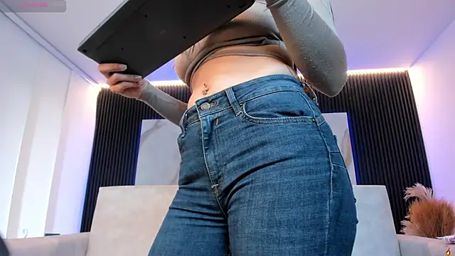 charlottewhitte online show from 01.13.26