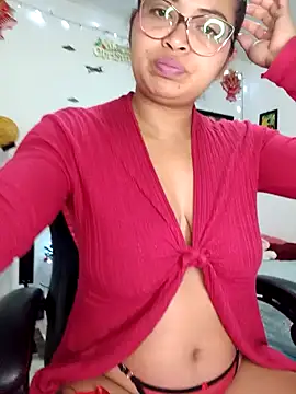 Snapshot of chalohott chatting on 12.07.24 chalohott online show from 12.07.24