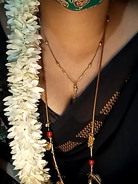 Snapshot of tuttifrutti17 chatting on 02.17.25 tuttifrutti17 online show from 02.17.25