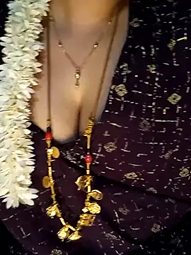 Snapshot of tuttifrutti17 chatting on 03.08.25 tuttifrutti17 online show from 03.08.25