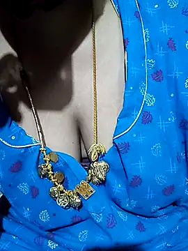 Snapshot of tuttifrutti17 chatting on 10.09.25 tuttifrutti17 online show from 10.09.25