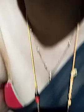 Snapshot of tuttifrutti17 chatting on 10.27.25 tuttifrutti17 online show from 10.27.25