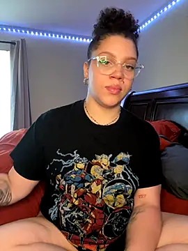 QueenNuttCollector online show from 10.01.25