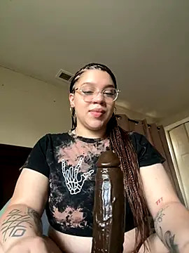 QueenNuttCollector online show from 11.20.25