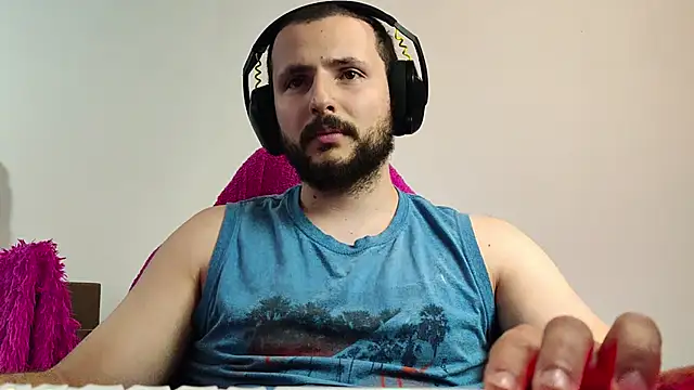 Snapshot of iurytx chatting on 10.12.25 iurytx online show from 10.12.25