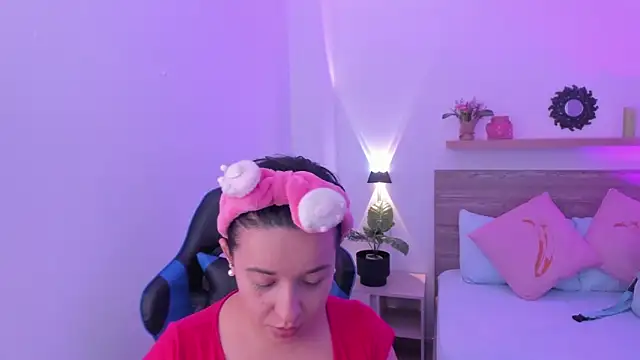 izaro22 online show from 10.06.25