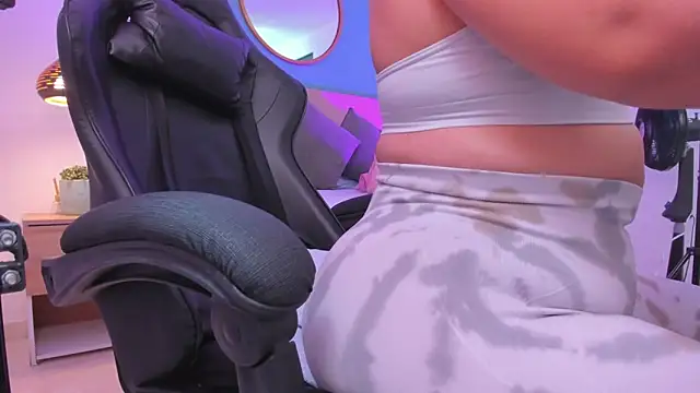 izaro22 online show from 11.11.25