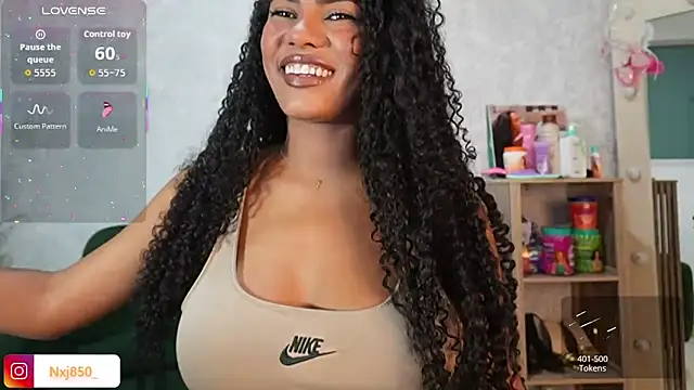 HOTBLACKANDWHITE2 online show from 02.11.26