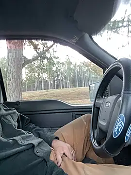 Snapshot of Themechanic420 chatting on 02.26.25 Themechanic420 online show from 02.26.25