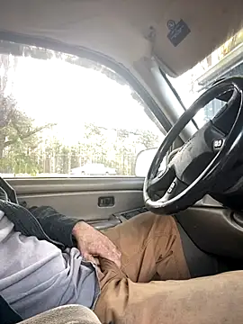 Snapshot of Themechanic420 chatting on 10.21.25 Themechanic420 online show from 10.21.25