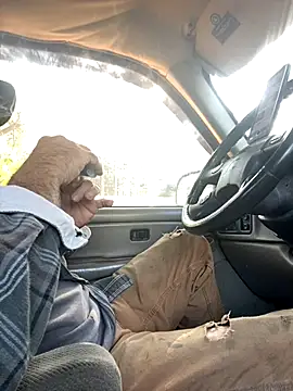 Snapshot of Themechanic420 chatting on 10.28.25 Themechanic420 online show from 10.28.25