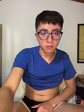 Snapshot of CamiRojas_boy chatting on 06.13.26 CamiRojas boy online show from 06.13.26
