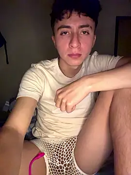 Snapshot of CamiRojas_boy chatting on 07.12.26 CamiRojas boy online show from 07.12.26