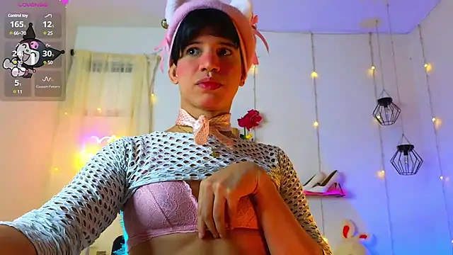Snapshot of Ariel_Femboy_ chatting on 03.14.25 Ariel Femboy online show from 03.14.25