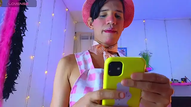 Ariel Femboy  online show from 11.21.25