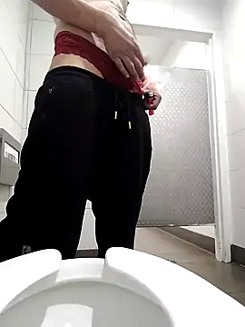 Snapshot of pudgiedick chatting on 12.02.24 pudgiedick online show from 12.02.24