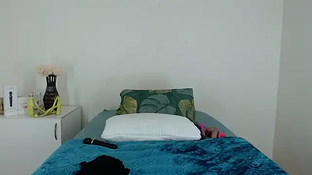 QUEENxJESSI online show from 09.09.25