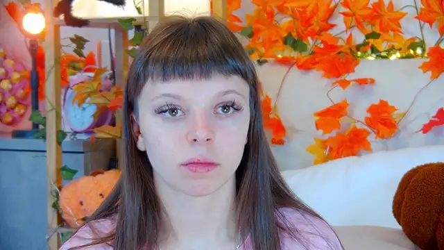 Snapshot of ElisabethDavis chatting on 10.15.25 ElisabethDavis online show from 10.15.25